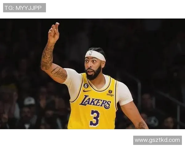 冲突升级!浓眉与教练发生激烈争执