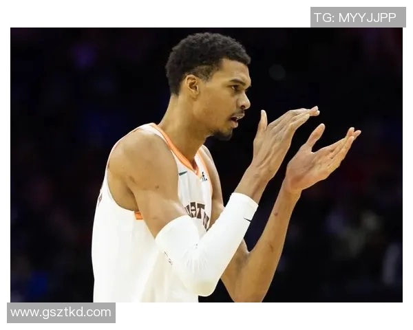 球员交易背后的泪水与梦想:那些难以忘怀的瞬间